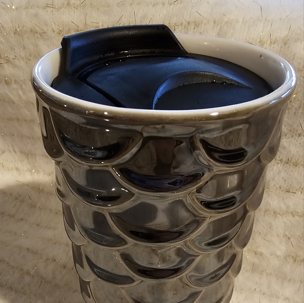RARE 2 STARBUCKS Siren Mermaid Dragon Scales Mugs 10 oz with lid Excellent